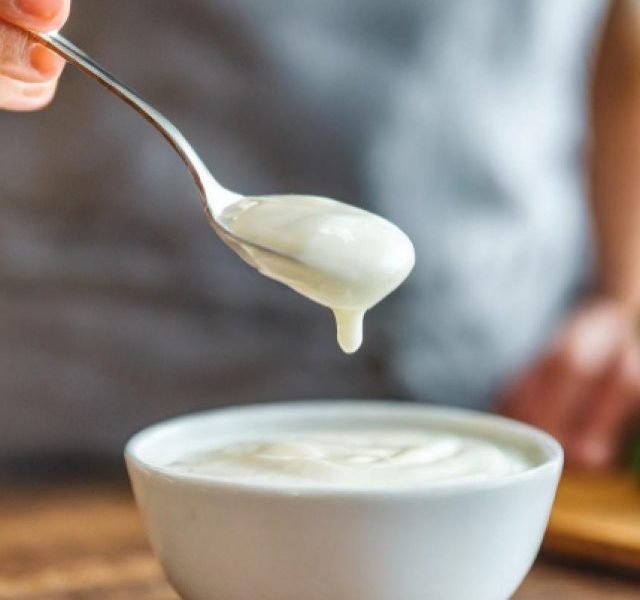 Use a small amount of fresh, thick curd